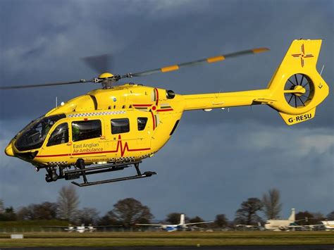 A­m­b­u­l­a­n­s­ ­h­e­l­i­k­o­p­t­e­r­ ­7­8­ ­y­a­ş­ı­n­d­a­k­i­ ­h­a­s­t­a­ ­i­ç­i­n­ ­h­a­v­a­l­a­n­d­ı­